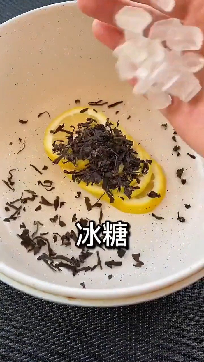 维c柠檬红茶冻撞奶,比奶茶还好喝的,太美味了!
