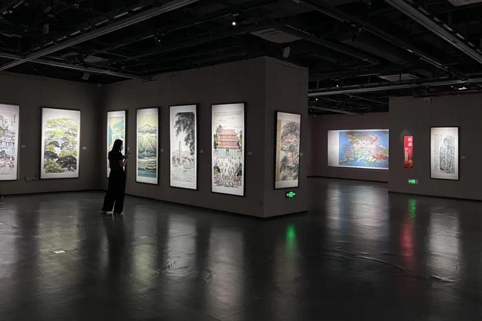 书法,摄影等艺术门类主题创作的作品140余件,在潮州美术馆集中展出