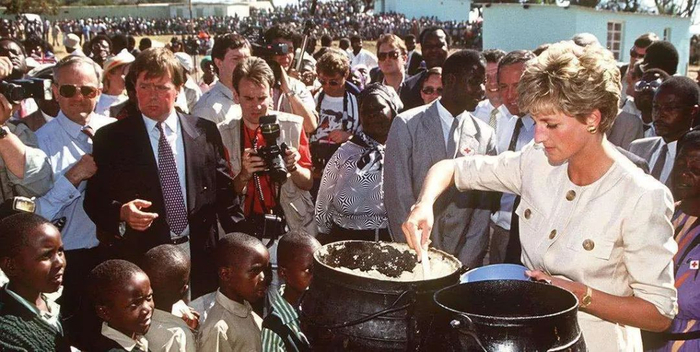 戴安娜专心于慈善事业