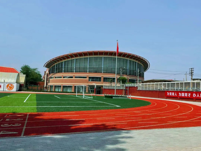 民族中学附小六年级今年开始可以直升民族中学,是红桥区首个实现初中