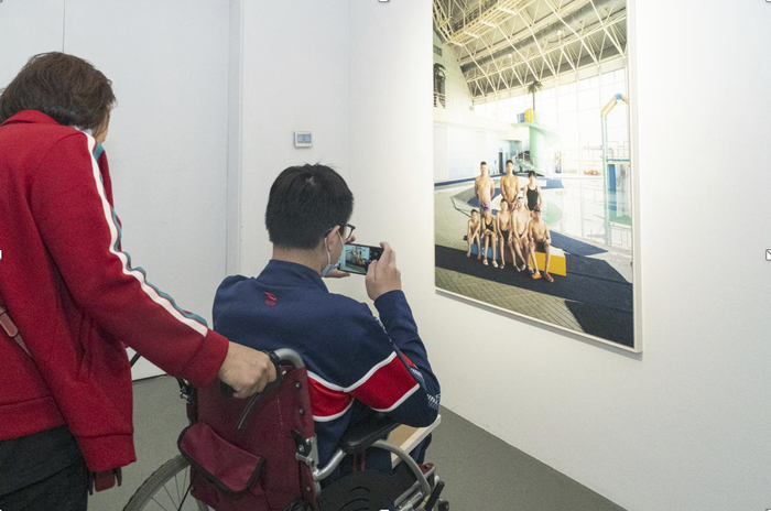 徐好喆在展览现场。孙贺 图