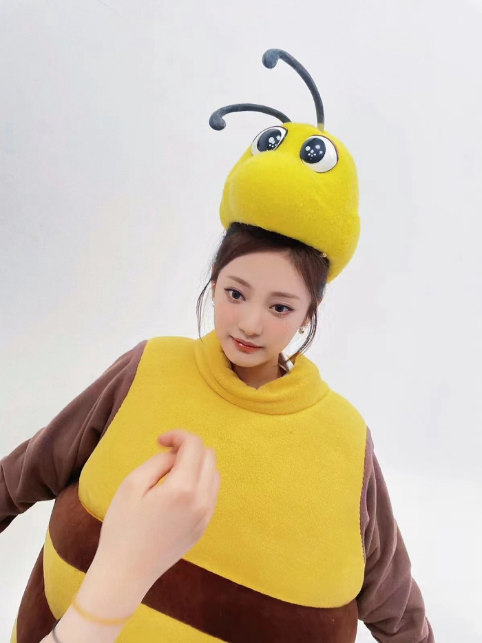 宁艺卓cos蜜蜂好可爱好好看啊!|宁艺卓|cos_新浪新闻