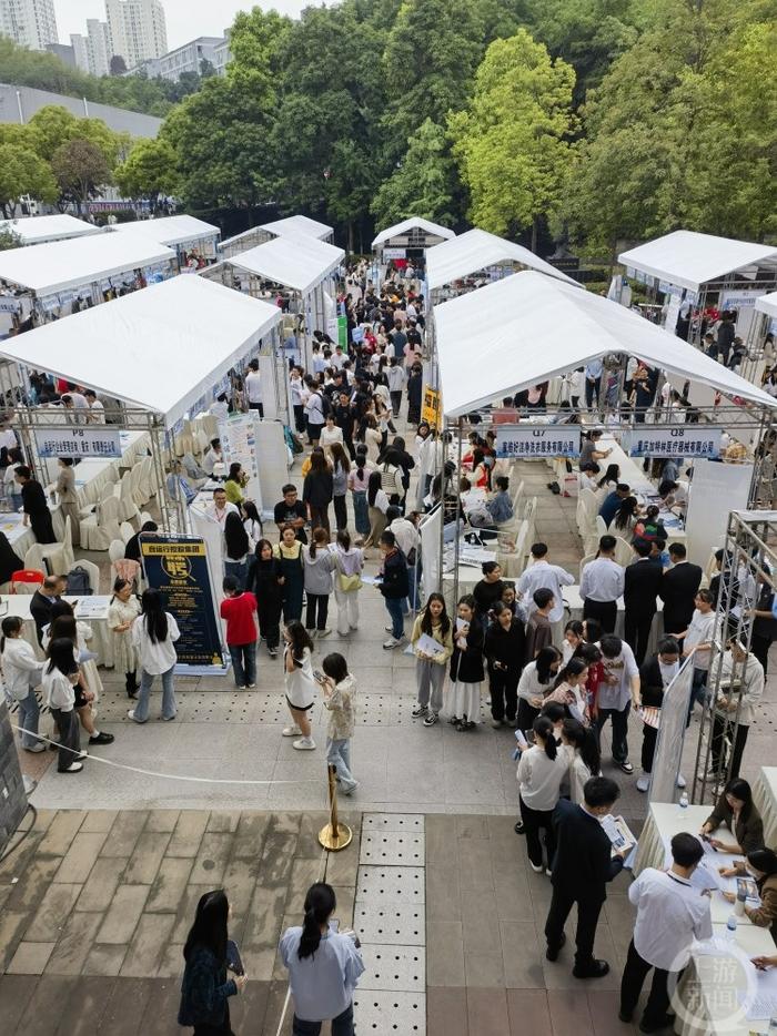 重庆厨师学校首选重庆新东方烹饪学院_重庆师范大学涉外商贸学院现代教育与培训学院_重庆城市管理学院