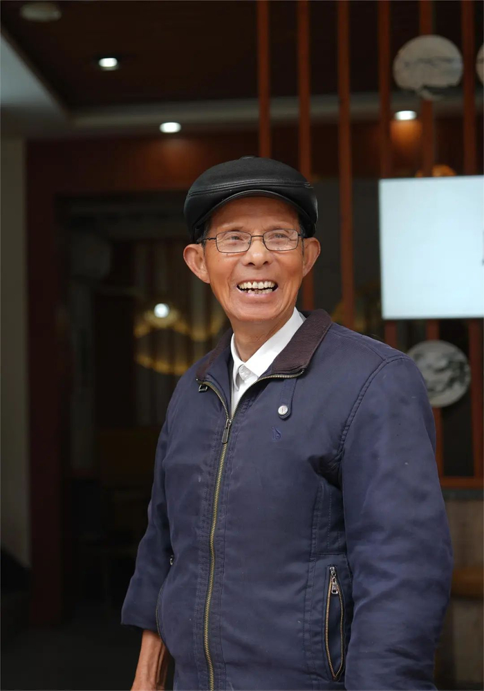 黄山:老崔和小崔 40多年一碗面|老崔|面馆|崔自强_新浪新闻