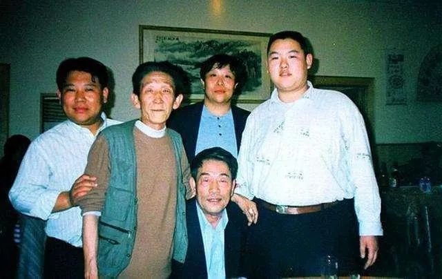 郭麒麟生母罕见曝光:抛下四岁儿子,远赴日本落魄打工!如今荣华富贵,却让人唏嘘