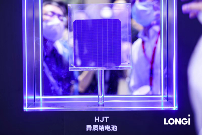 隆基绿能2681异质结产品，图片来源：隆基绿能