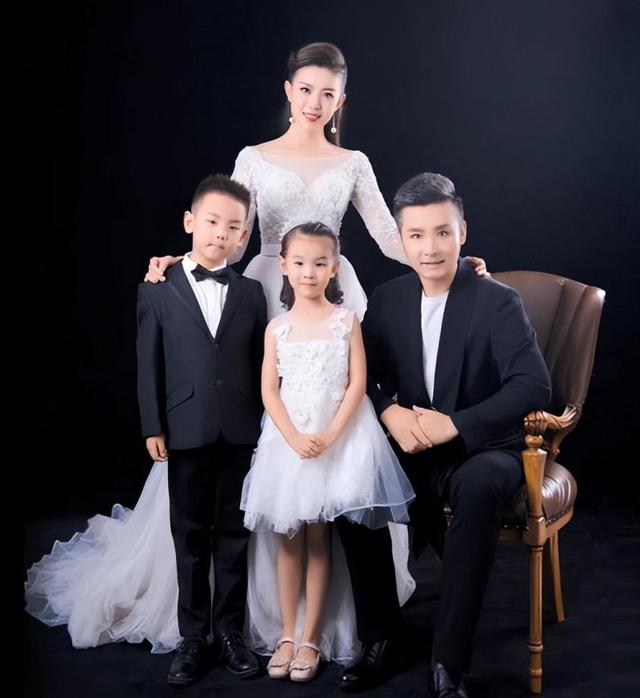 此外,战扬对刘和刚的父母也特别孝顺,前不久她还帮刘和刚父母装修