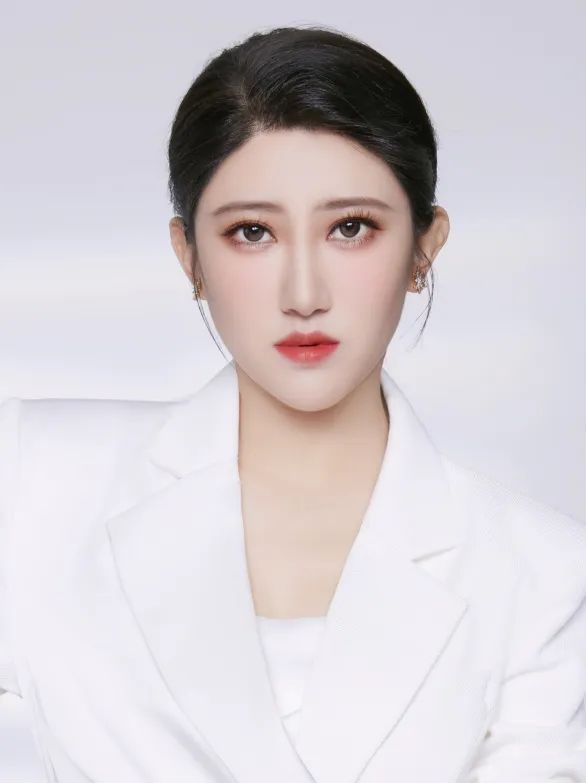 对话胡润u30 | 北京莹天下珠宝董事长张莹莹:珠宝行业的发展处于稳健