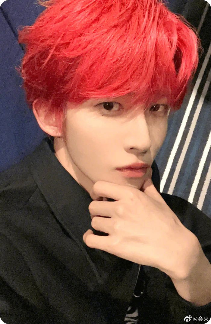 欧米伽 刘宇的自拍小卡们 这应该是内娱爱豆自拍第一梯队的了吧|自拍