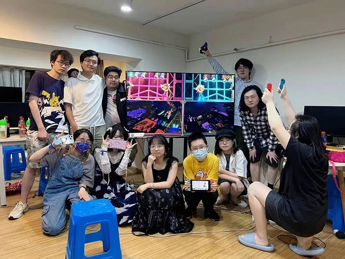 此前在极音二楼举办的活动合影