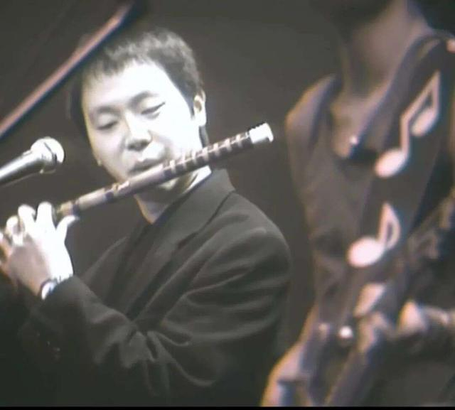 窦唯的音乐造诣比王菲只高不低.