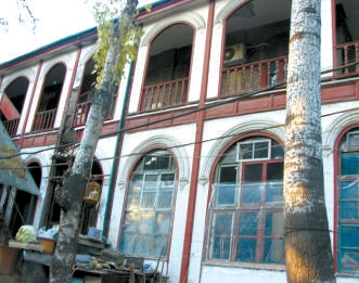 王小波住过的铁狮子胡同的小红楼