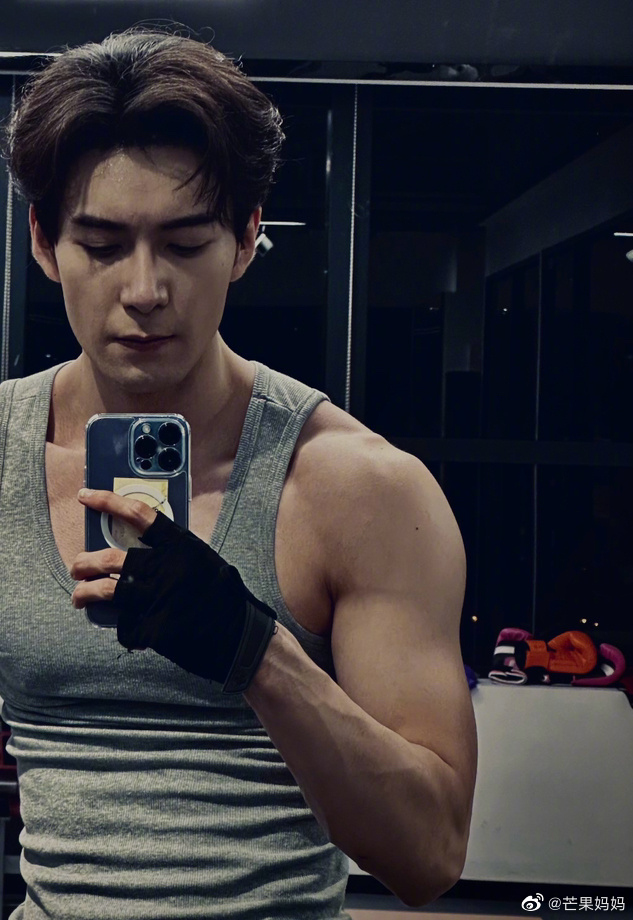 陈星旭,你是懂大家想看啥的,这个肌肉和暴起的青筋,斯哈!