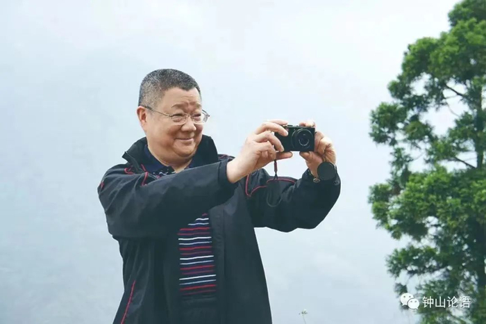 第九届扬子晚报艺术节魏镇我是如何创作出山水画娄山关的