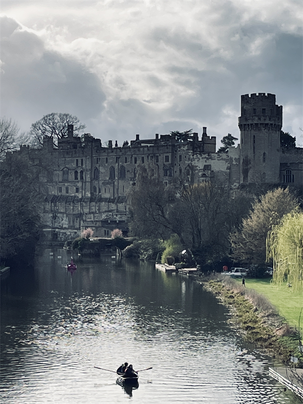 从桥上远眺沃里克城堡