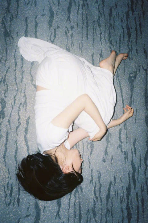 好好看,蒋梦婕穿芭蕾风吊带搭配短裤,甜美又性感……__财经头条