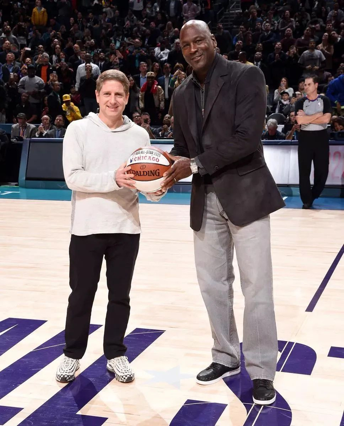 帮主平时都穿什么鞋?|aj1|乔丹|迈克尔·乔丹_新浪新闻