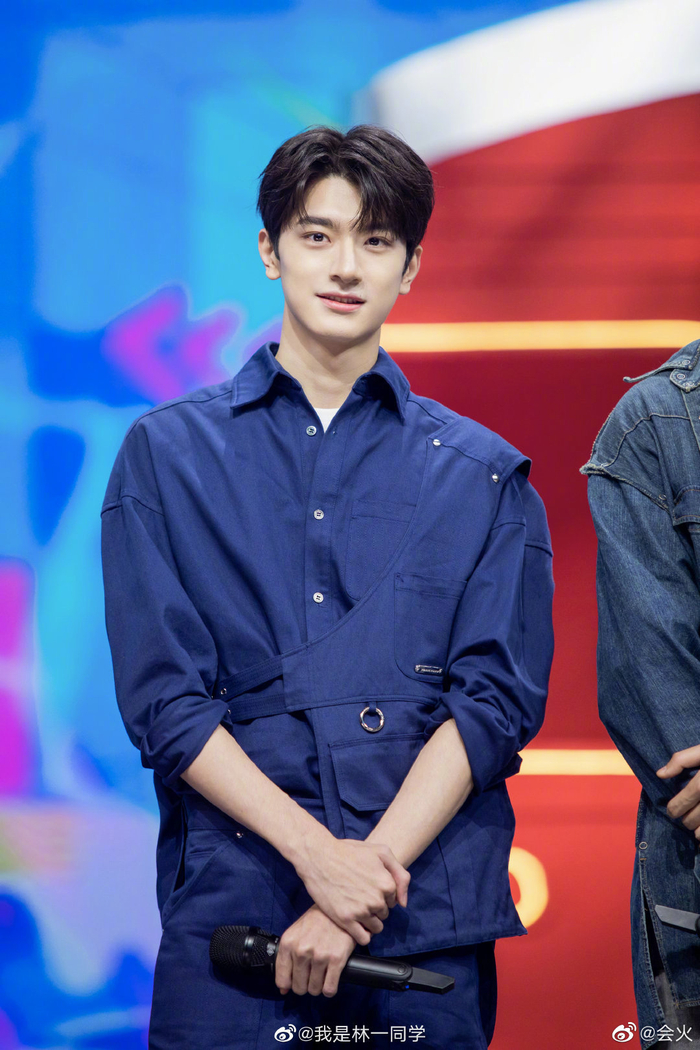 林一是懂多巴胺穿搭的 帅帅的运动系篮孩一枚呀|林一|穿搭_新浪新闻