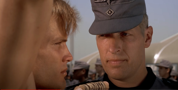 有没有觉得男主的长官齐姆中士有些眼熟？