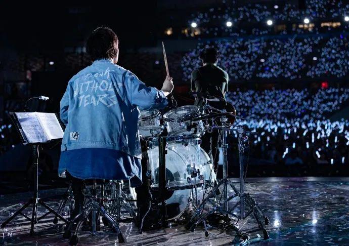 5月26日，台湾流行天团“五月天”在北京国家体育场（鸟巢）开唱 图源：相信音乐官方微博