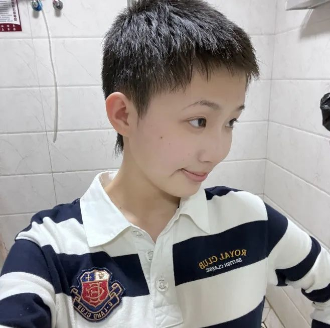 剃寸头的95后女孩们,正在打破审美规范|小红书|寸头|女孩_新浪新闻