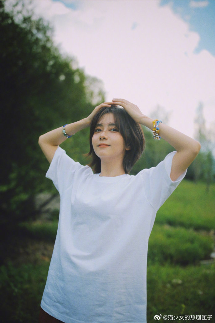 谭松韵生日海报来啦~好元气好自由的感觉|谭松韵_新浪新闻