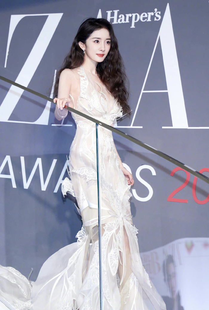 我为双杨扛大旗,杨幂angelababy这这么不是情侣装吗|杨幂|angelababy