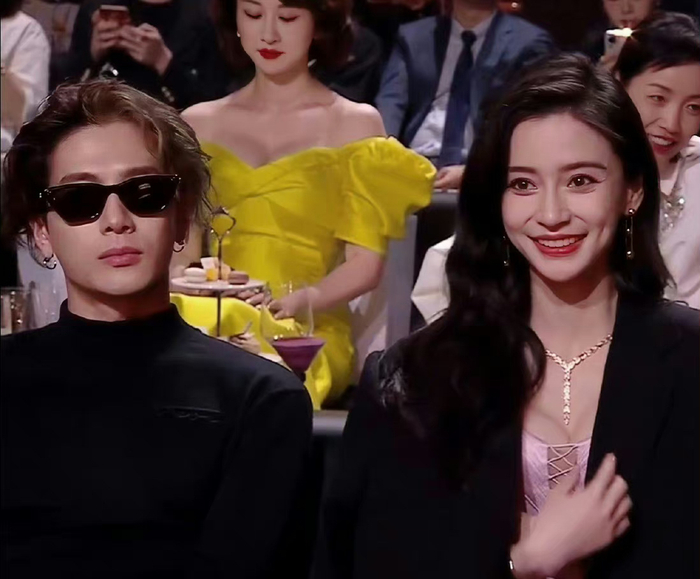 angelababy王嘉尔同框这对我眼睛很好……|王嘉尔|姐弟|豪门_新浪新闻