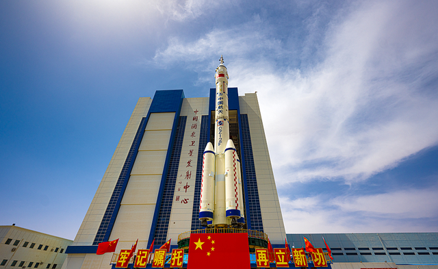 原因是……|神舟七号|航天员|火箭_新浪新闻