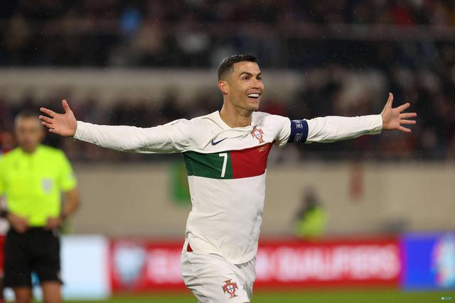 葡萄牙主帅:征召c罗的决定不应在办公室做出,而是在球场上