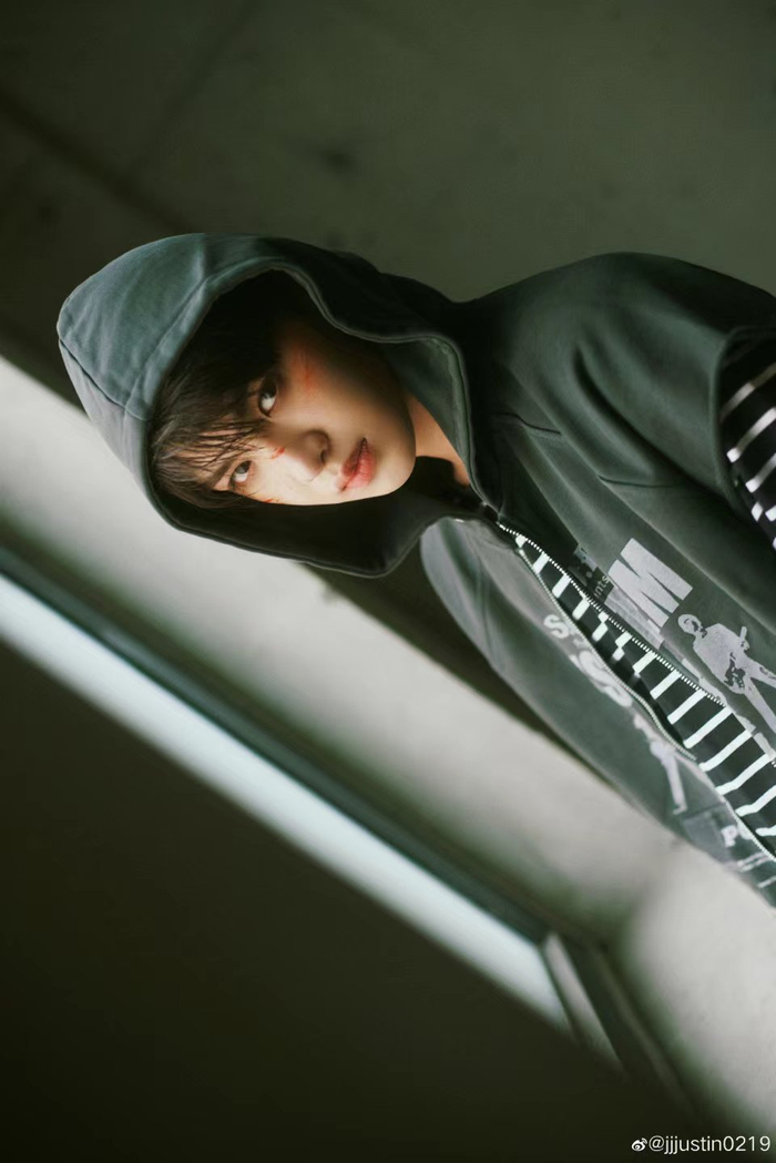 黄明昊_新浪新闻