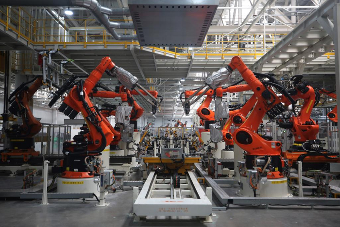 5月29日在合肥拍摄的大众安徽模块化电驱动平台工厂车身车间一角。新华社记者杜潇逸 摄