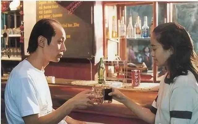 演员剧雪:嫁大13岁导演丈夫被离婚,54岁无儿无女太可惜|星空下的仁医|山河月明|何群|感情|两人_新浪新闻