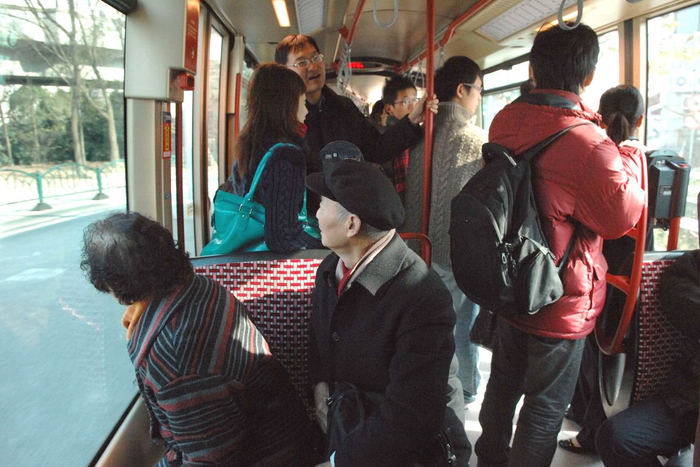 2010年1月1日，张江有轨电车试验线正式对外载客运营。澎湃新闻 资料图