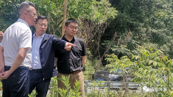 赵立坚实地踏查边界