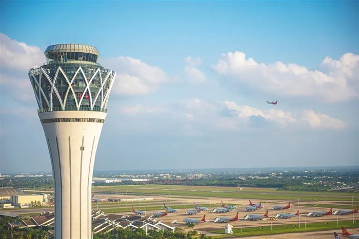 (资料图)6月1日,在海口美兰国际机场t2航站楼,海南机场(海口)封关运作