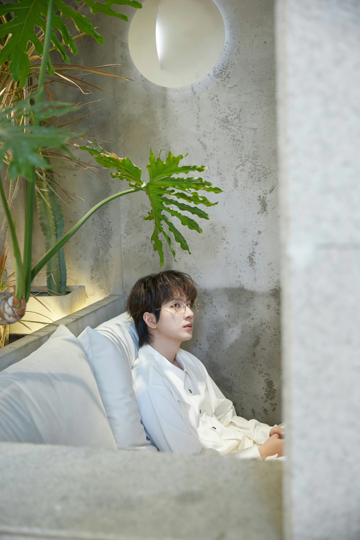 李宏毅夏日治愈系写真,心中永远的白月光……|李宏毅_新浪新闻