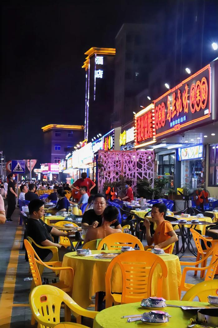 热闹繁华位于沙井街道的中心位置沙头社区美食街95读特客户端·深圳