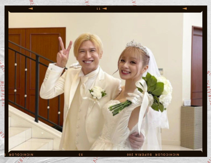 好家伙,节目播出的第一天,网友们就把小美扒了个遍:31岁,已婚,老公