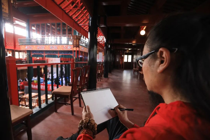 ▲李冬绘制安徽会馆新貌