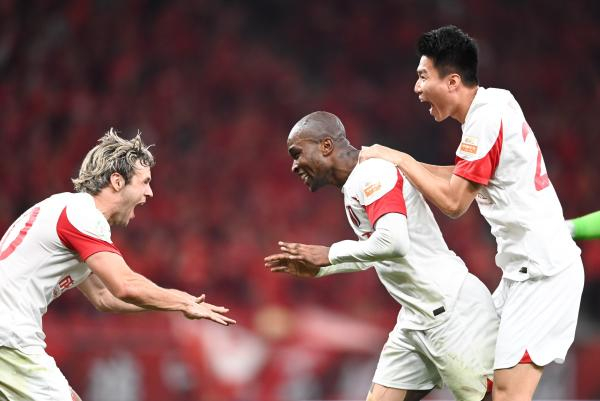 成都蓉城绝杀获胜。