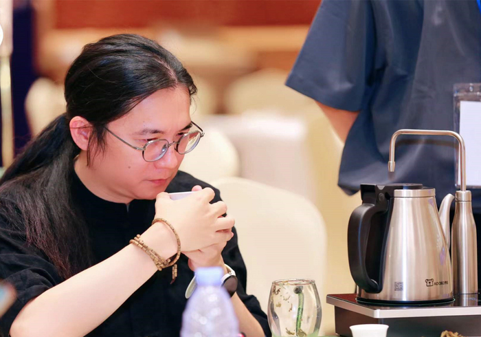 “茶王”诞生!普洱茶斗茶争霸赛在莞举行