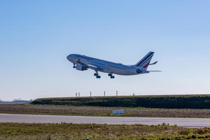 据彭博社6月5日报道,法国航空公司和荷兰皇家航空公司计划从空客,波音