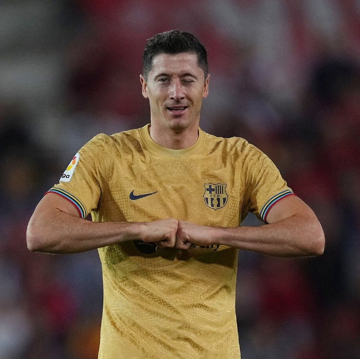 莱万获西甲金靴|巴塞罗那|点球|罗伯特·莱万多夫斯基_新浪新闻