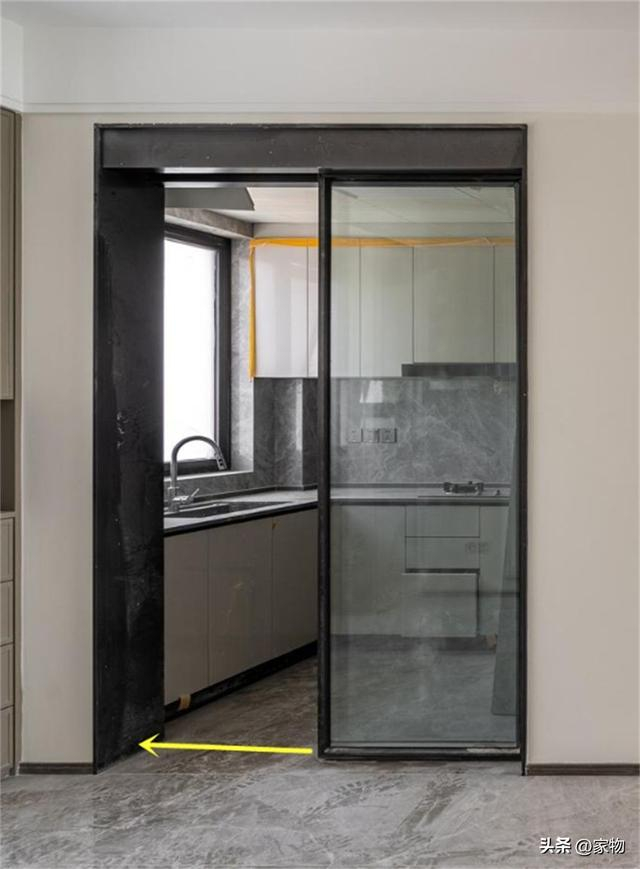 厨房装吊轨门还是地轨门?