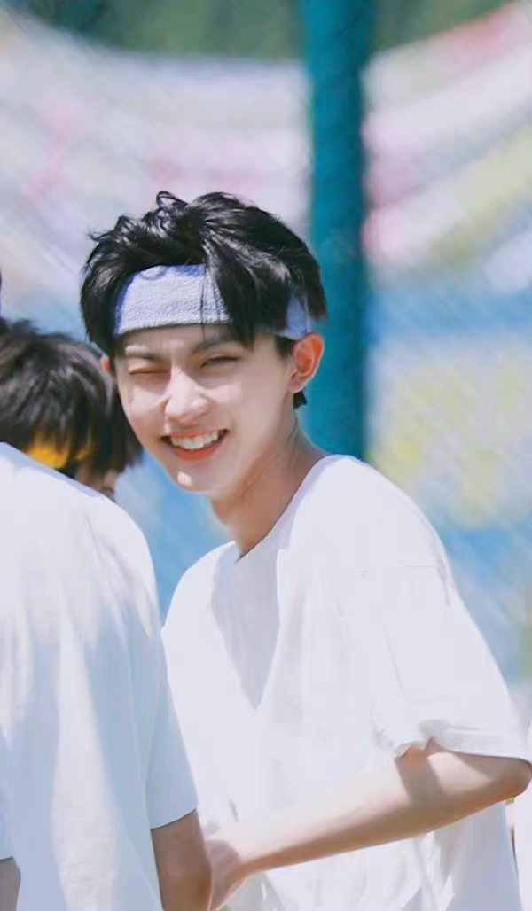 马嘉祺丨刘耀文丨贺峻霖丨姚琛丨刘雨昕丨林墨丨杨超越丨黄明昊丨小鬼