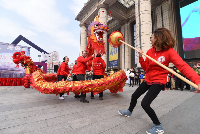 2016年11月27日，华东师大举办第十届国际文化节嘉年华系列活动-广场文化节