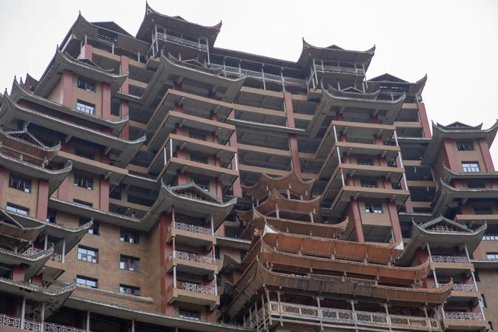 ↑贵州独山“天下第一水司楼” 图据视觉中国