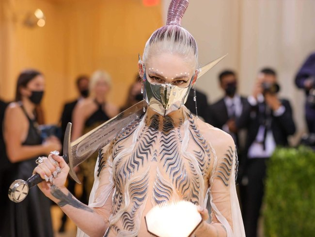Grimes在Met Gala。图片来源：musictech.com