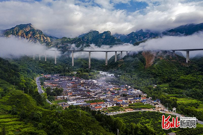 区→夏庄云花溪谷旅游区景点简介:骆驼湾位于河北省保定市阜平县龙
